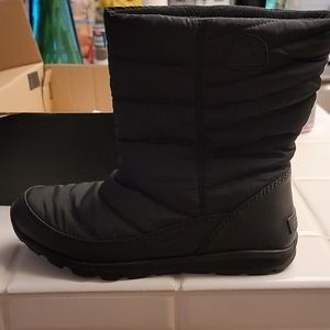 New Youth Sorel size 7 boots